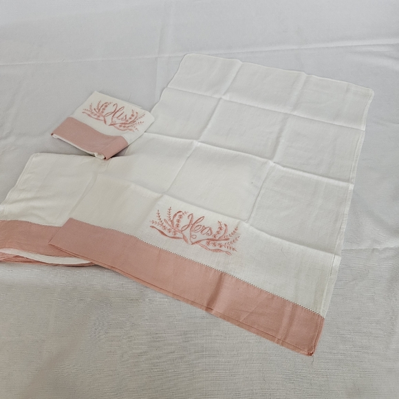 Mid-century pillowcases embroidered with "His" & "Hers" includes flat sheet - Picture 2 of 6